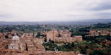 Şcoli închise într-un  oraş din Italia, după o serie de 20 de cutremure într-o singură noapte