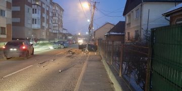 Accident grav în Sighet. Curentul electric a fost întrerupt după ce un stâlp a fost rupt!
