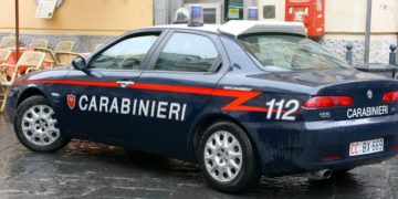 Româncă moartă în Italia, s-a aruncat în gol de la balconul casei sale