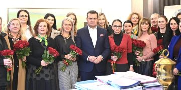 BAIA MARE EXEMPLU PENTRU ROMÂNIA ȘI EUROPA: Primarul Cătălin Cherecheș a revoluționat administrația locală, oferind încredere femeilor, majoritatea funcțiilor de conducere fiind ocupate de doamne!