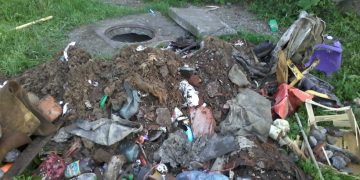 Anunţ Vital. Canalizarea NU este coş de gunoi – foto