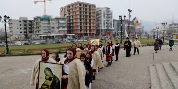 Procesiune cu icoane în Duminica Ortodoxiei, la Catedrala Episcopală „Sfânta Treime” din Baia Mare