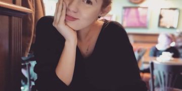 PSIHOLOGUL DE SERVICIU: Ce facem când cineva apropiat nouă trece printr-o perioadă grea?