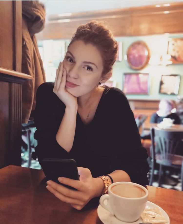 PSIHOLOGUL DE SERVICIU: Ce facem când cineva apropiat nouă trece printr-o perioadă grea?