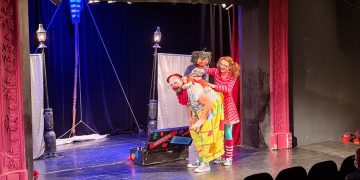 Clovnii în vacanță, pe scena Teatrului de Păpuşi din Baia Mare