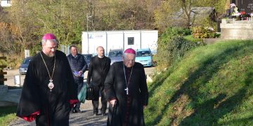 Imagini de la ultima vizită a Preasfinției Sale Alexandru Mesian în Maramureș, la Ferneziu, acolo unde își are rădăcinile