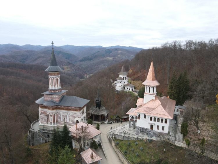 Programul liturgic în duminica a treia din Postul Paștilor, la Mănăstirea Rohia