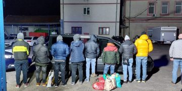 Două călăuze și opt migranți, opriți la frontiera cu Ungaria
