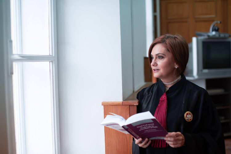 Pensiile voastre când le supraimpozitați, politicienilor?