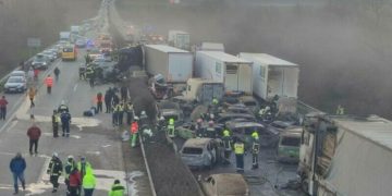 Accident uriaș pe o autostradă din Ungaria. Peste 40 de TIR-uri și mașini s-au ciocnit în lanț. A izbucnit și un incendiu