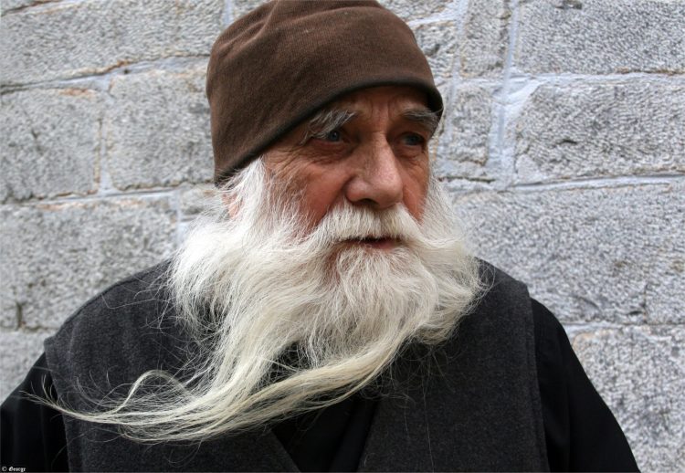 Doliu în lumea creștină. A murit Părintele Iulian de pe muntele Athos