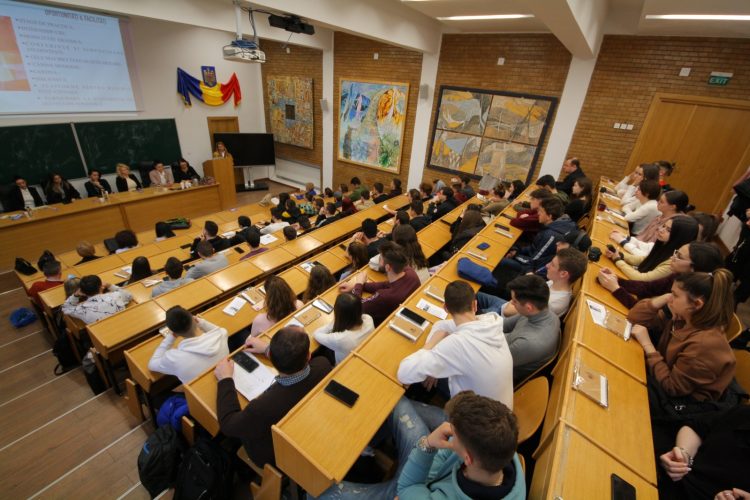 Ziua porților deschise pentru viitorii economiști la Centrul Universitar Nord Baia Mare