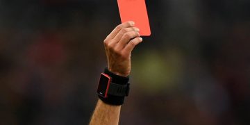 Cutremur în fotbalul românesc: 20 de arbitri sunt anchetați că au jucat la pariuri!