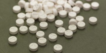 A fost destructurată cea mai mare rețea de trafic de metamfetamină din Europa. Români şi străini au vândut aproape 169 de milioane de comprimate