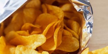 Alertă alimentară: Chipsuri cu acrilamidă, retrase din magazine. Consumatorii trebuie să le returneze cât mai repede