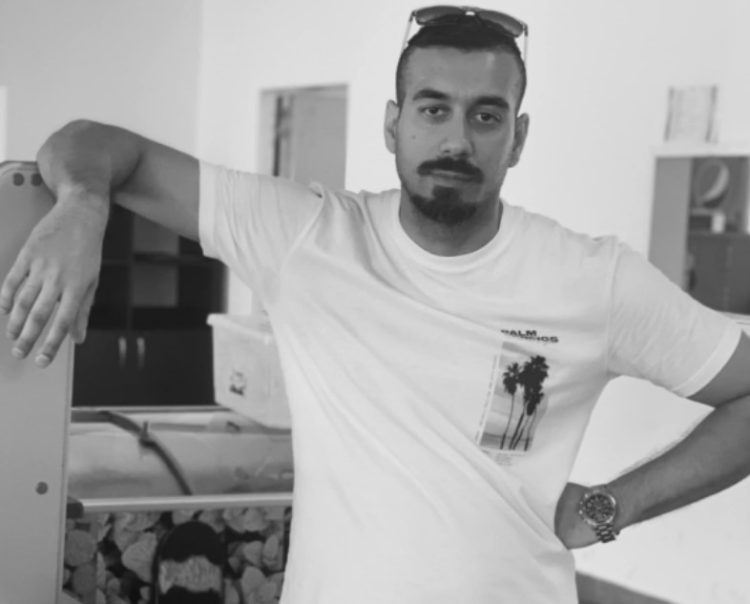 A murit Ionuț, tânărul care s-a întors din străinătate pentru a trata o infecție la măsea. Familia îi acuză pe medici