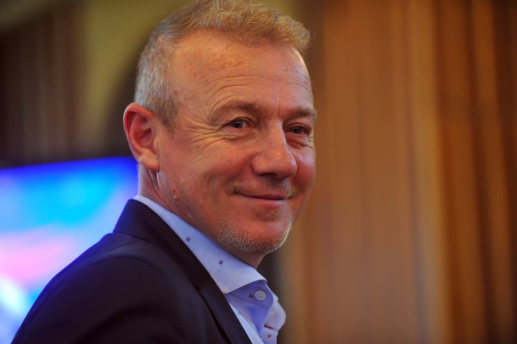 La mulți ani, Maricel Voinea, maestrul handbalului românesc!