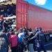 Șofer român de TIR prins în Ungaria cu 54 de migranți înghesuiți într-un TIR între cauciucuri