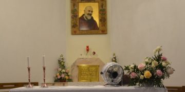 Sfinte liturghii oficiate în Capela „Padre Pio” din cadrul Parohiei romano-catolice Sfântul Iosif din Baia Mare, transmise la Maria Tv