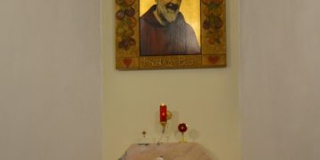 Sfinte liturghii oficiate în Capela „Padre Pio” din cadrul Parohiei romano-catolice Sfântul Iosif din Baia Mare, transmise la Maria Tv