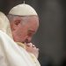 Papa Francisc a fost spitalizat din cauza unei infecții respiratorii, însă starea lui de sănătate se îmbunătățește