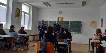 Activităţi preventive desfăşurate de jandarmi şi poliţişti în cinci şcoli din Copalnic Mănăștur, Cernești, Poienile de sub Munte și Borșa