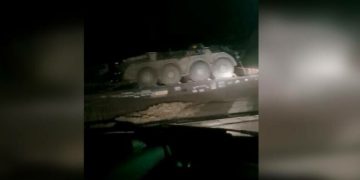 Un nou accident feroviar în România: Un tren care transporta mașini de armată a deraiat