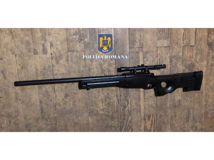 100 de percheziții domiciliare într-un dosar sub aspectul săvârșirii unor infracțiuni de nerespectarea regimului armelor și al munițiilor