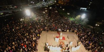 Imagini de la Slujba Învierii Domnului, săvârșită la Catedrala Episcopală „Sfânta Treime” din Municipiul Baia Mare