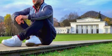 Mihai Morar, lui Mândruță: Ai citit Biblia precum “Cățeluș cu părul creț”