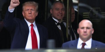 Donald Trump a părăsit tribunalul din Mannhattan și se îndreaptă spre Florida. Fostul președinte a pledat nevinovat