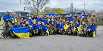 Ucraina anunţă că 130 de soldaţi ucraineni au fost eliberaţi în cadrul unui schimb de prizonieri cu Rusia, de Paşte