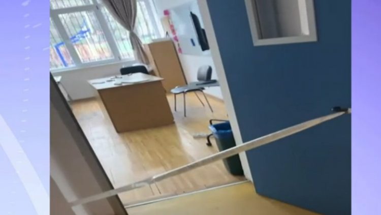 ACTUALIZARE: ȘCOALA ROMÂNEASCĂ – Ce spun colegii elevului care și-a înjunghiat profesoara