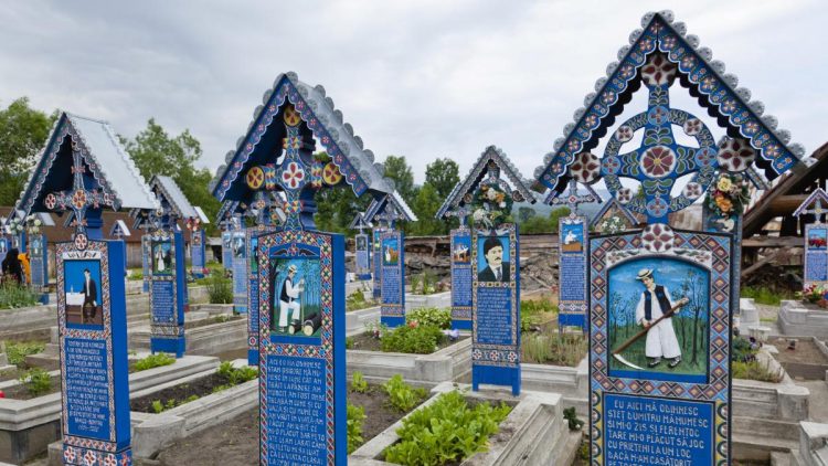 Cimitirul vesel din Săpânța, pe prima pagină a Nouvelles Du Monde