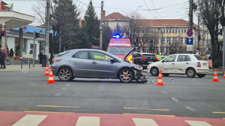 ACTUALIZARE: Accident în Baia Mare. Trafic blocat pe Strada Culturii
