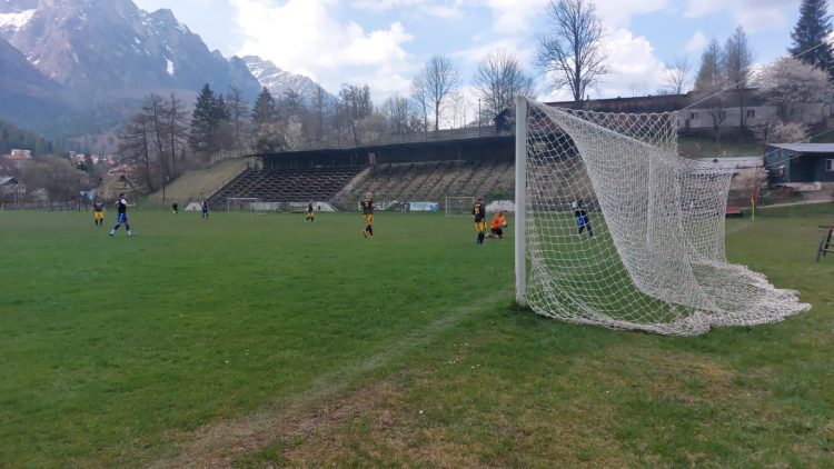 Meci aniversar, 10 ani de existență La Grande Familia, desfășurat la Bușteni