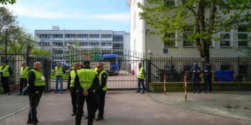 Polonia confiscă clădirea liceului rus din Varşovia