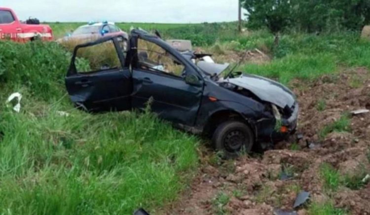 Tragedie în Italia. Doi tineri români au murit pe loc în prima zi de Paște. Mașina în care se aflau s-a rupt în două