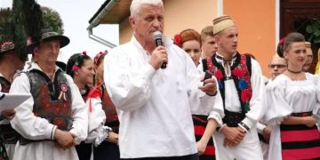 La mulţi ani în sănătate și fericire, Excelenţă!