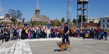 Peste 400 de copii în vizită la Poliția de Frontieră Sighetu Marmației. Exercițiile câinelui de intervenție Athos au uimit publicul