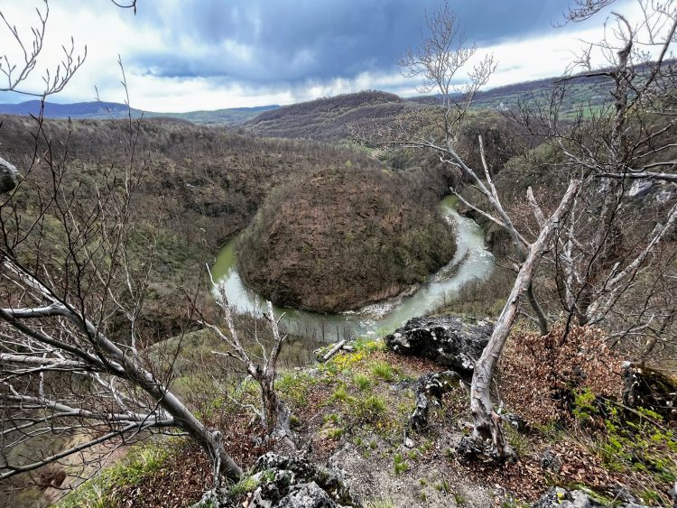 REPORTAJ TURISTIC: Pe Piatra Ciutei, mai aproape de Dumnezeu