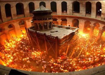 Lumina Sfântă va fi adusă şi în acest an de la Ierusalim, sâmbătă seara