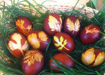 Ateliere gratuite de pictură pe sticlă şi de vopsit ouă cu ajutorul plantelor la Sighetu Marmaţiei