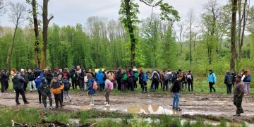 Educație nonformală pentru comunități sustenabile: Plantare de arbori în Asuaju de Sus