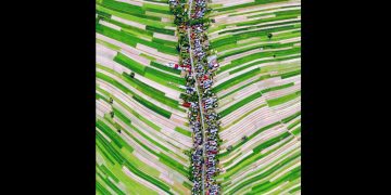 Satul în care toți oamenii locuiesc pe aceeași stradă