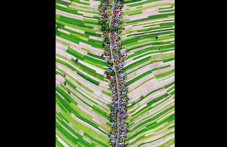 Satul în care toți oamenii locuiesc pe aceeași stradă