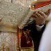 Preot jefuit în noaptea de Înviere, în timp ce oficia slujba