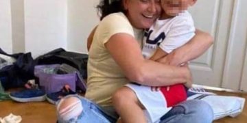 NE-A SOLICITAT AJUTORUL: O mămică româncă stabilită în Danemarca intră în greva foamei după ce i s-a interzis să-și mai vadă copilul