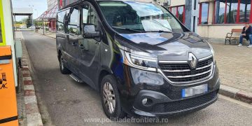 Un maramureşean a vrut să intre în ţară cu o mașină radiată din circulație de autoritățile italiene şi cu certificatul de înmatriculare fals