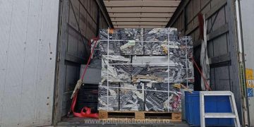 Peste 51 tone deșeuri de aluminiu și textile, oprite la intrarea în țară